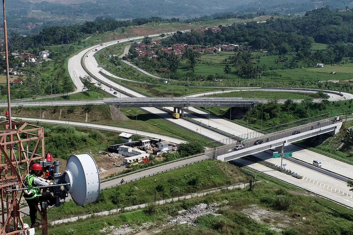 BTS XL Axiata di area Tol Cisumdawu