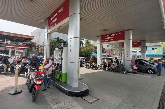 Pembelian BBM Subsidi Pertalite dan Biosolar harus menggunakan subsidi tepat MyPertamina, siapkan KTP dan STNK kendaraan untuk mendaftar.