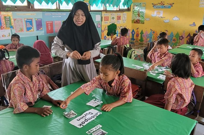 Artikel ini tentang manakah di bawah ini yang merupakan pelaksanaan dari prinsip Teaching at the Right Level? Semoga bermanfaat untuk para pembaca sekalian. (Kompas/Ahmad Zulviqor)