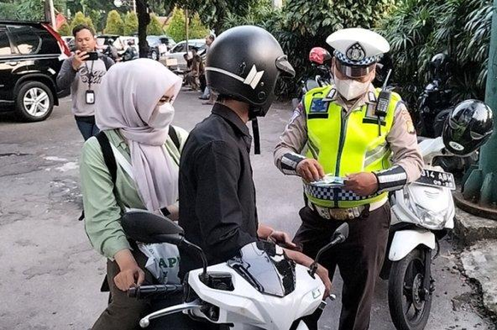 Tilang manual juga ada dalam razia Operas Keselamatan 2024 