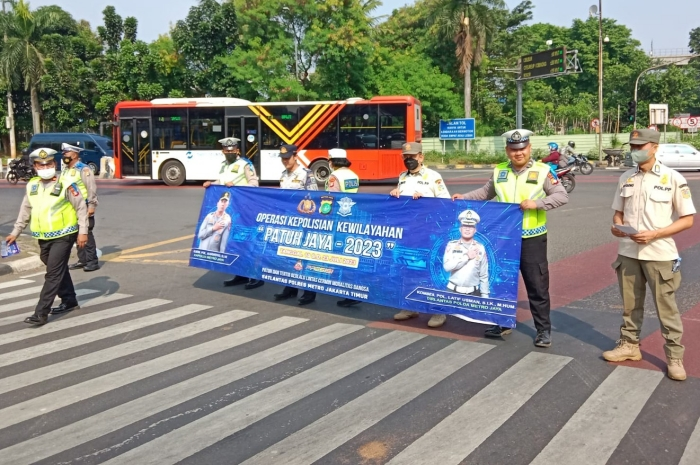 Polisi sosialisasi Operasi Patuh 2023