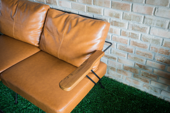 Ilustrasi sofa kulit.