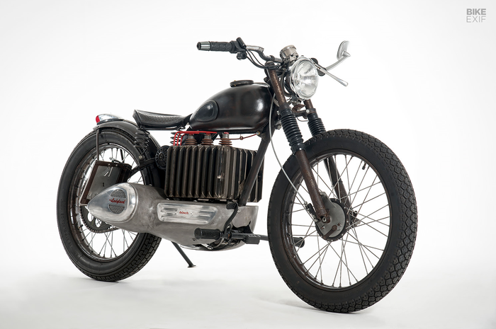 Gokil, modifikasi motor lawas tahun 1950-an dirombak jadi motor listrik. Bodi dan rangka dibiarkan berkarat.