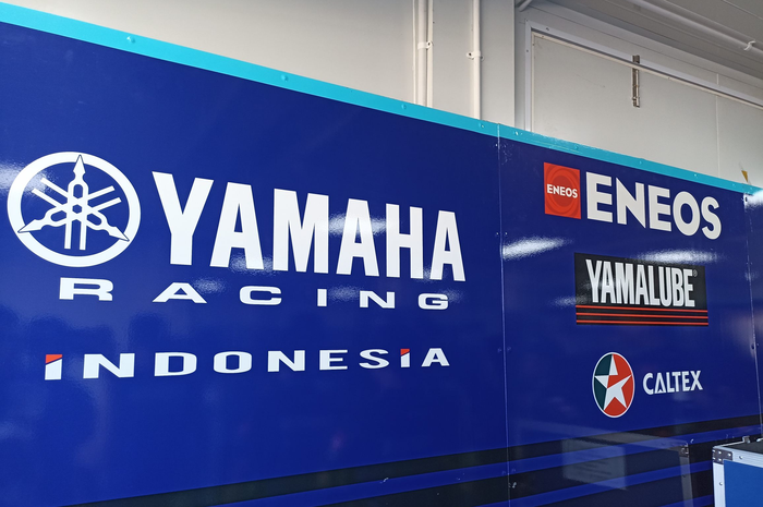 Yamaha Racing Indonesia punya tiga sponsor oli, Eneos, Yamalube dan Caltex. Kok  bisa? 