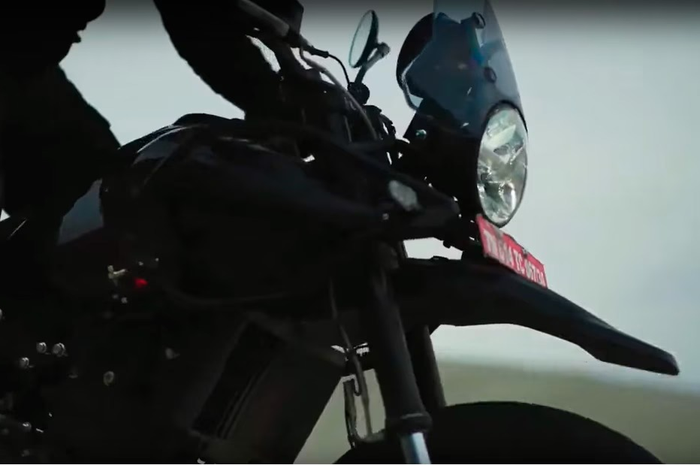 Terkuak teaser motor baru Royal Enfield Himalayan 450 2024 akan rilis.