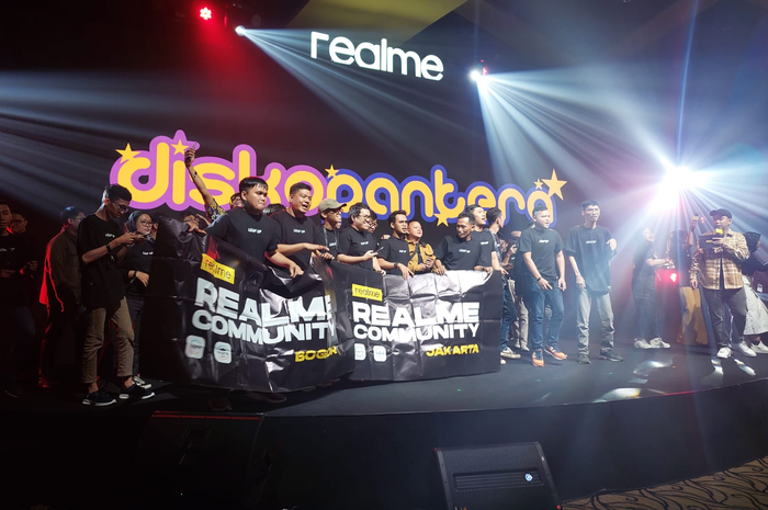 Keseruan realme 5th Anniversary FanFest yang diselenggarakan realme Indonesia bersamaan dengan peluncuran realme 11 di Indonesia.