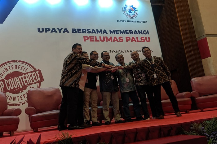 Begini cara Aspelindo membantu pemerintah berantas oli palsu.