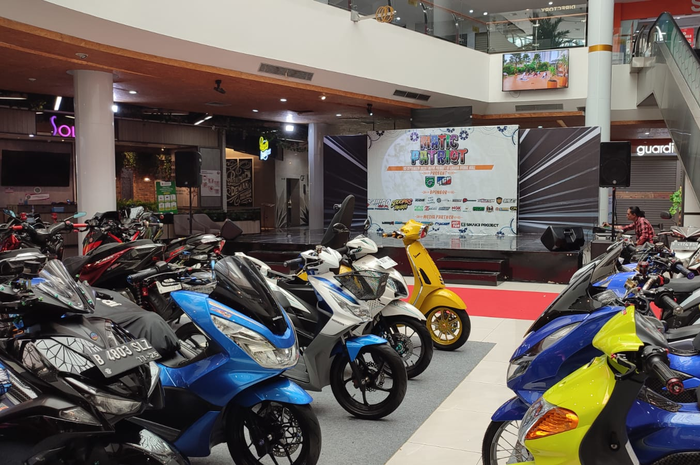 Kontes modifikasi motor Matic Patriot digelar di Bekasi pada Minggu (3/9/2023). Ajang silaturahmi dan kumpul ide kreativitas pehobi modifikasi motor matic se-Bekasi.