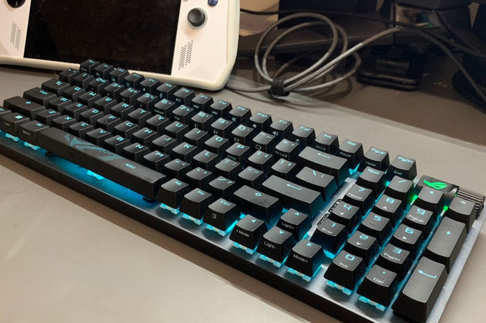 ASUS ROG Strix Cope II 96 memiliki pengalaman mengetik yang nyaman dan fitur gaming yang lengkap