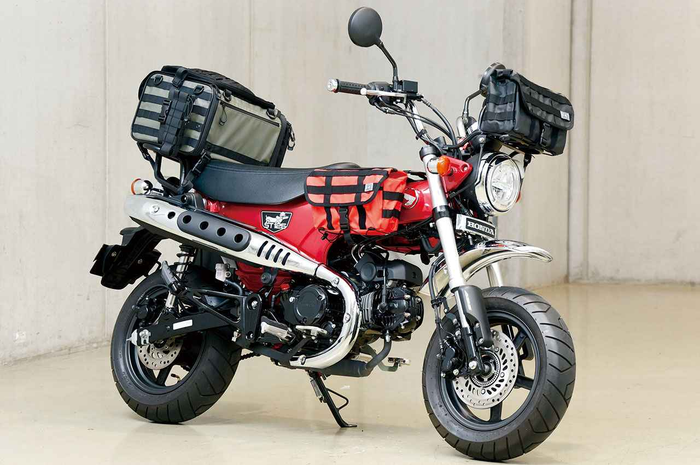 Kijima menawarkan aksesoris untuk modifikasi motor Honda Dax 125, kesan touring jadi makin ganteng.