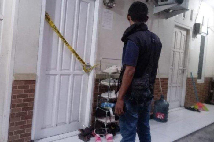 Lokasi terjadinya pembunuhan sadis seorang istri oleh suaminya sendiri, di rumah kontrakan Jalan Cikedokan RT01 RW04, Kampung Cikedokan, Desa Sukadanau, Kecamatan Cikarang Barat. 