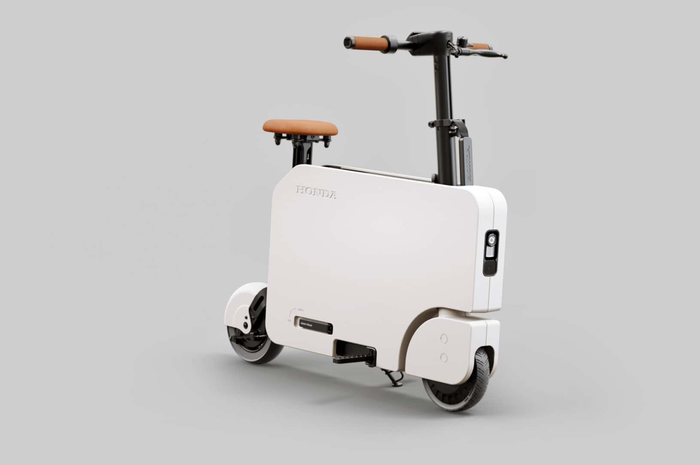 Motor listrik Honda terbaru unik banget, desain mirip koper bisa dilipat dan dibawa ke mobil!