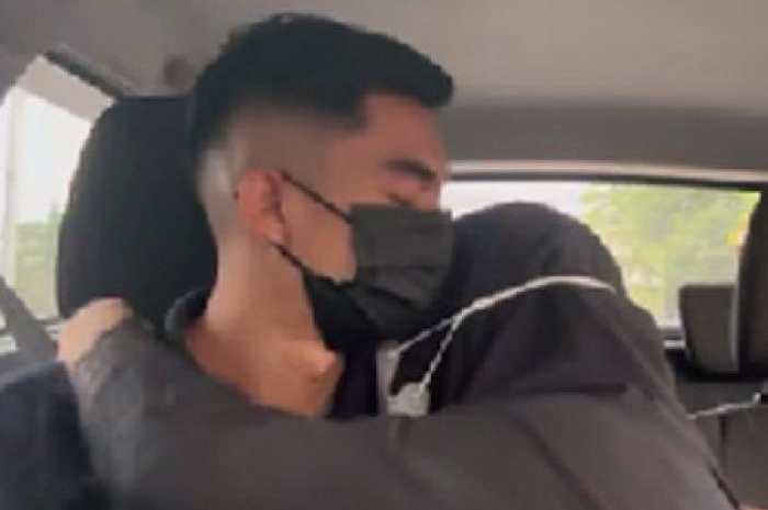 Suami istri pelukan saat perjalanan menuju pengadilan untuk cerai, netizen haru