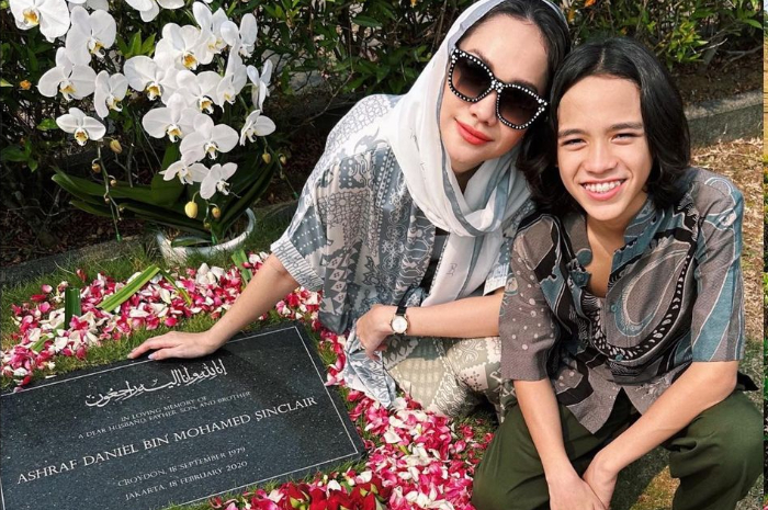 Namun setelah setahun kepergian Ashraf Sinclair, Bunga Citra Lestari dan Noah Sinclair menyadari bisa survive.
