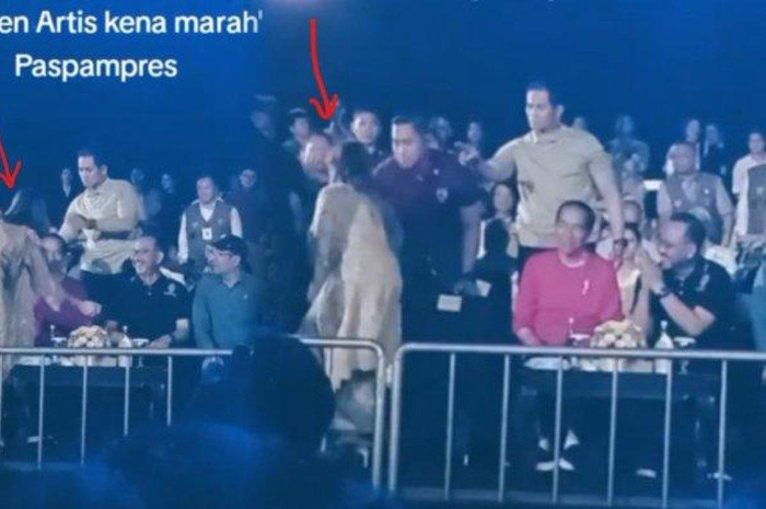 Wanita gak sopan ajak Presiden Jokowi joget langsung diusir Paspampres 1 