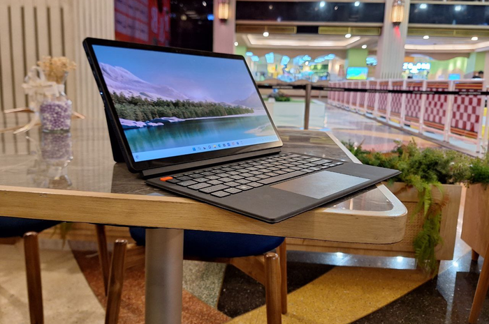 ASUS Vivobook Pro 13 Slate OLED T3304, Laptop 2 in 1 yang bisa menjadi laptop ataupun tablet