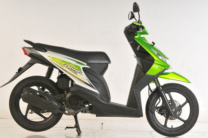 Sejarah awal Honda BeAT dimulai tahun 2008 kala masih menggunakan mesin karburator. 