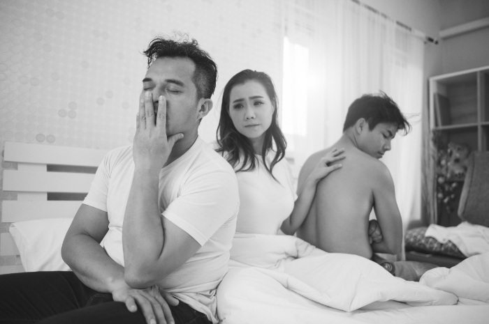 ilustrasi suami pergoki istri bareng selingkuhan