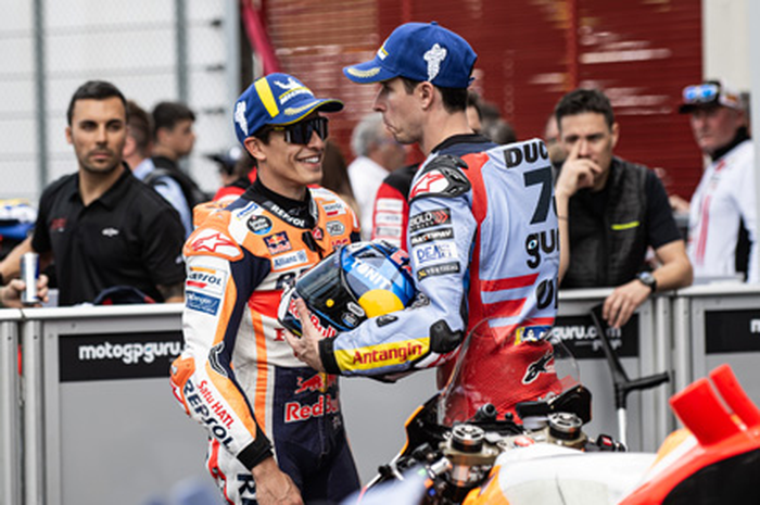 Marc Marquez (kiri) dan Alex Marquez (kanan) ada di satu skuat Gresini Racing di MotoGP 2024, siapa yang di sisi kanan paddock nanti?