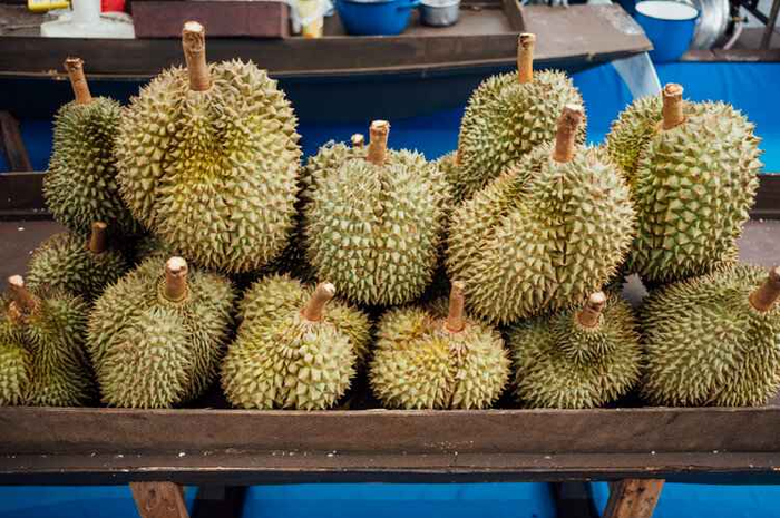 Kulit buah durian yang berduri menjadi keunikan tersendiri.