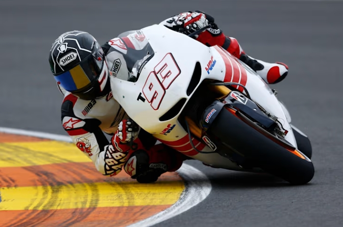 Ini momen pertama kali Marc Marquez naik Honda RC213V