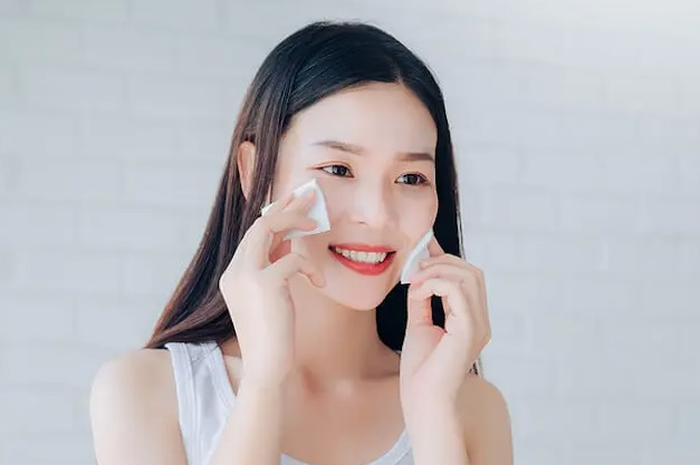 Ilustrasi pakai skincare