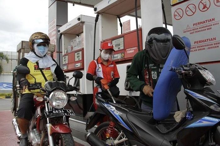 BBM nonsubsidi Pertamax dan Pertamax Turbo turun harga hari ini diseluruh Indonesia.