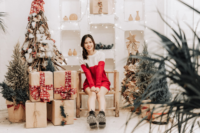 Tak melulu memberikan kepada orang lain, hadiah Natal juga bisa diberikan kepada diri kita sendiri, mana favoritmu?