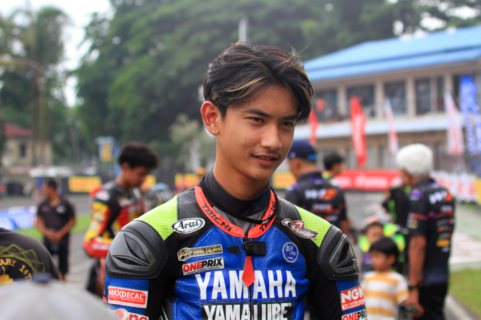Felix Putra Mulya yang sedang jadi jawara dan punya banyak fans seluruh Indonesia. 