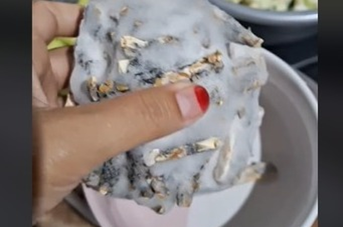 Ingin goreng tempe agar praktis, malah semuanya bersatu.