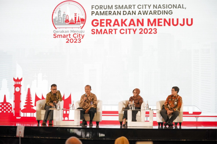 Diskusi panel Pembangunan Infrastruktur Smart City dengan metode KPBU