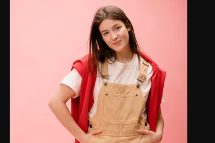Siapa saja zodiak yang cocok pakai outfit overall?