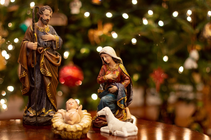 Ada banyak quotes bertema hari kelahiran Yesus Kristus yang diambil dari Kitab Suci untuk merayakan Hari Raya Natal.