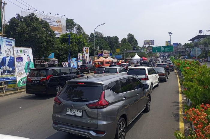 Jalur Puncak Bogor sudah macet pada Sabtu (23/12)