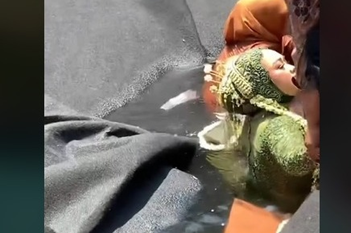 Viral pengantin nyemplung