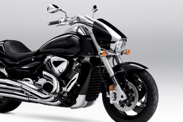 penampakan Suzuki Boulevard M109R 2024 yang spesifikasinya nyaingin Harley-Davidson Fat Boy 114
