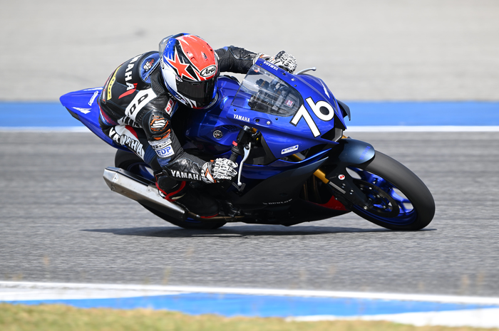 Yamaha R3 pada saat tes ban untuk ARRC 2024. Kabarnya homologasi Yamaha R3 juga untuk balap Asia. 