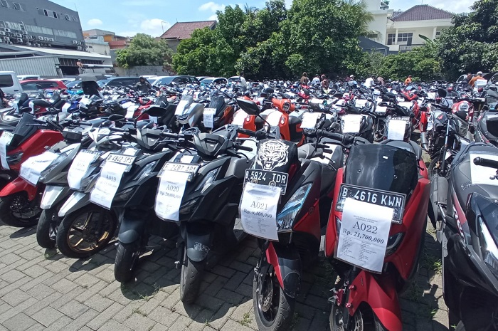 Lelang motor murah tahun muda di Balai Lelang Otolink.
