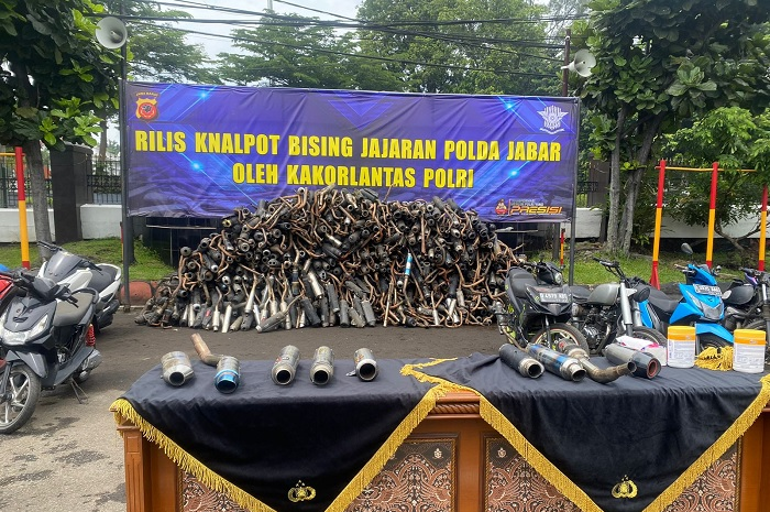 Knalpot brong diamankan Polda Jabar.