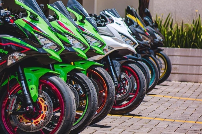 Berawal dari kumpul atau kopdar bareng pecinta Kawasaki ZX-25R sampai akhirnya terbentuk ZRI Malang.