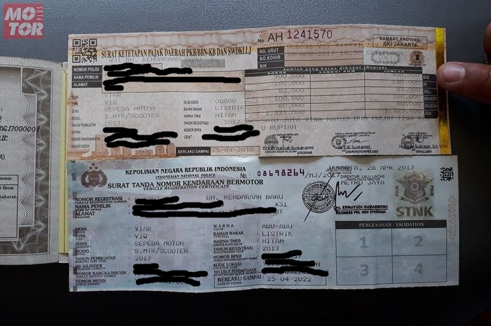 Foto ilustrasi STNK. Pajak motor dapat lebih murah kalau pajak progresif dihapus.