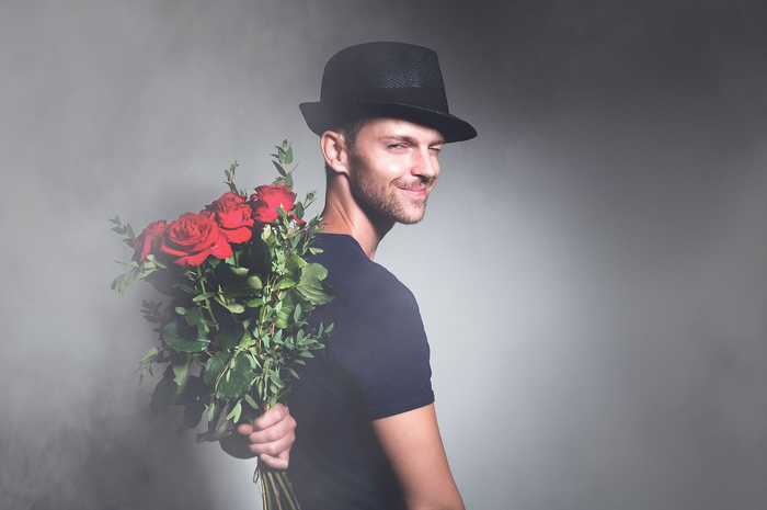 Intip 10 ide hadiah menarik bertema Bulan Februari yang dapat menyinari perasaan spesial ini, apa saja?