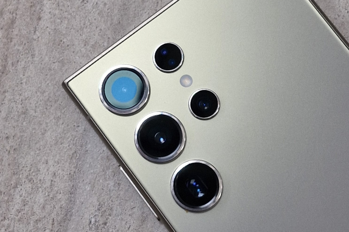 Sistem kamera Samsung Galaxy S24 Ultra dilengkapi dengan AI yang mampu meningkatkan kualitas gambar