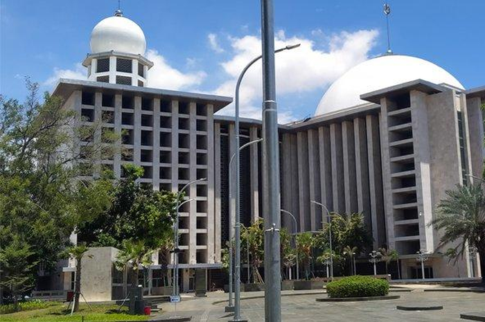 Untuk merayakan Hari Istiqlal pada 22 Februari, ada banyak quotes tentang masjid yang bisa menyejukkan hati siapa saja.