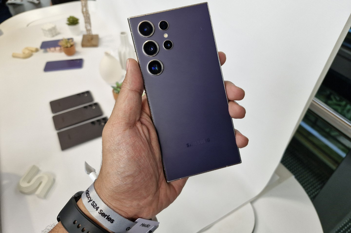Samsung Galaxy S24 Ultra dengan fitur AI mampu membuat kamu lebih dekat dengan idola