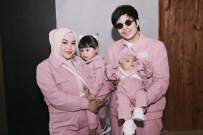 Keluarga Atta Halilintar dan Aurel Hermansyah.