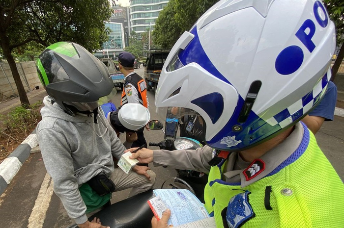 (ILUSTRASI) Operasi Keselamatan Jaya 2024 siap digelar, Polisi sebut tak ada razia tapi ada penindakan tilang.