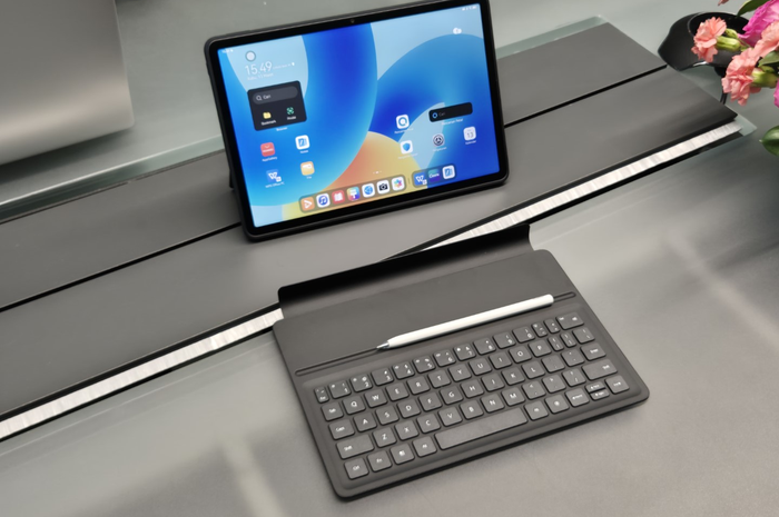 Huawei MatePad 11.5 PaperMatte Edition dengan keyboard yang bisa dilepas dan stylus M-Pencil 2.0