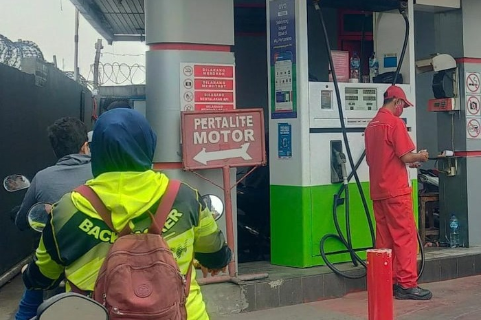 (ILUSTRASI) Ini alasan Pertalite dibatasi disebut sudah tak layak pakai, bakal ada BBM jenis baru disiapkan Pertamina.