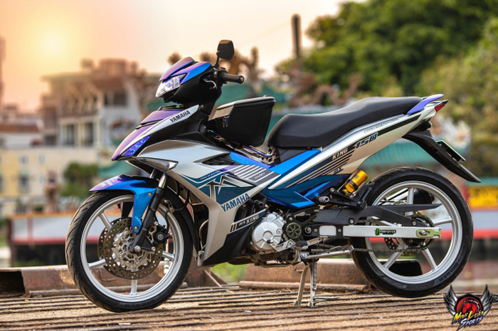Modifikasi motor Yamaha MX King 150 gaya racing look.